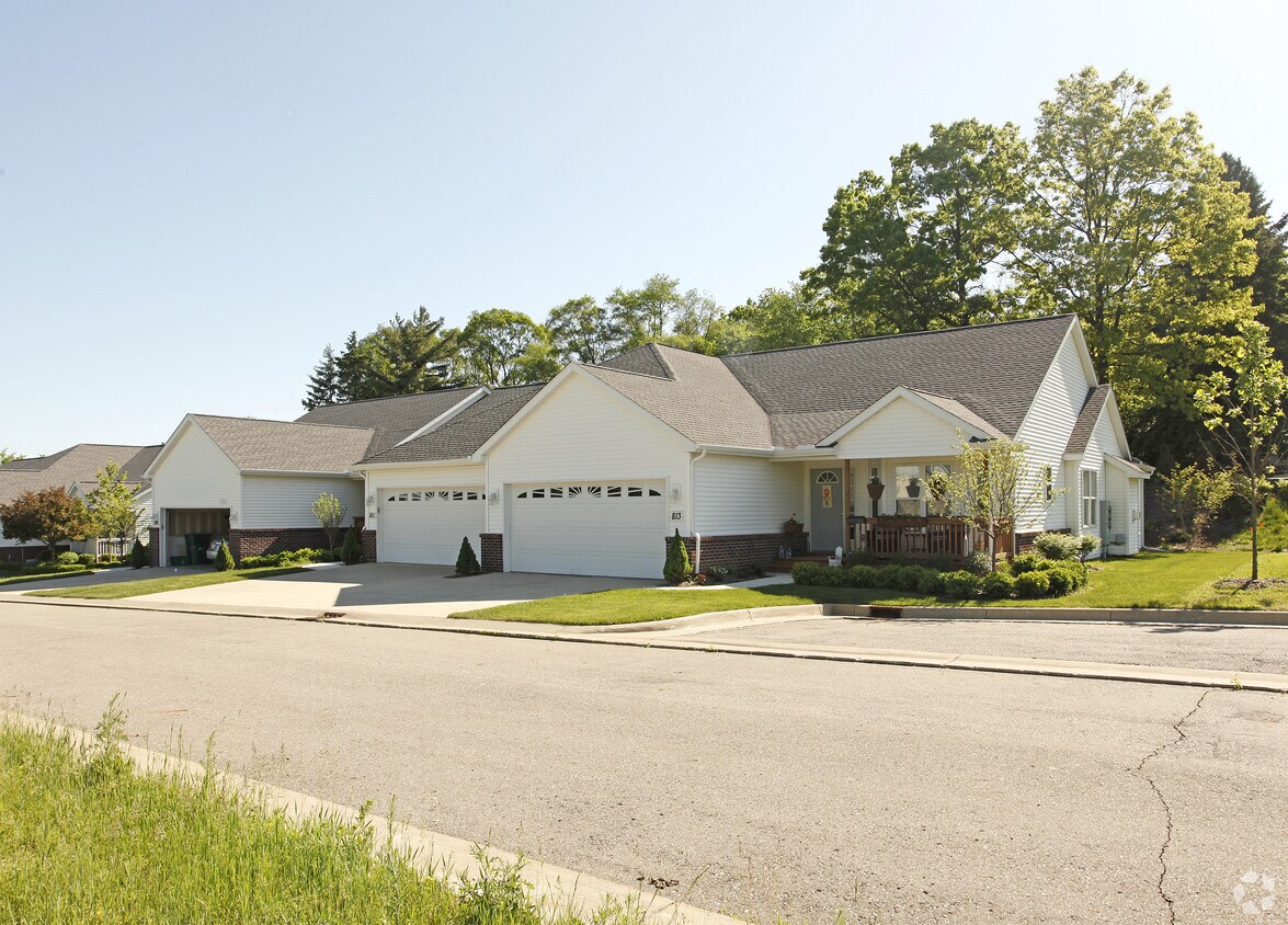 Primary Photo - Nelson Ridge Condos