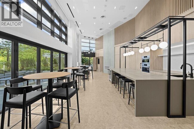 Photo du bâtiment - 6600 Minoru Blvd