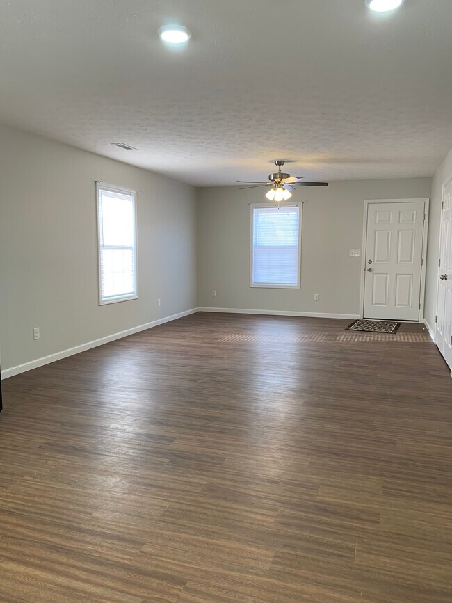 150 School Side Dr Unit 150B Schoolside Drive, Brandenburg, KY 40108 Apartments in Brandenburg