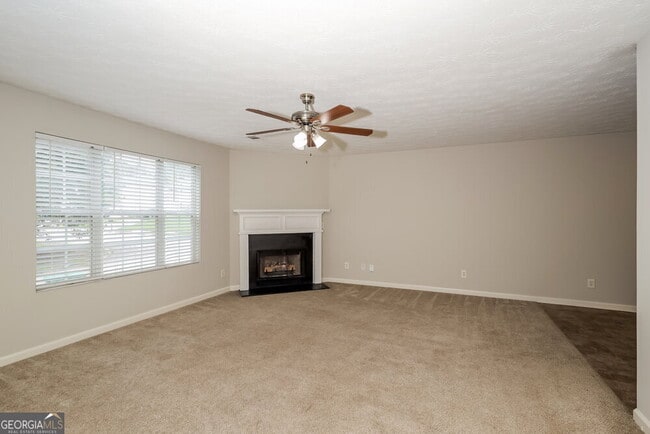 Building Photo - 2059 Oak Terrace Dr SE