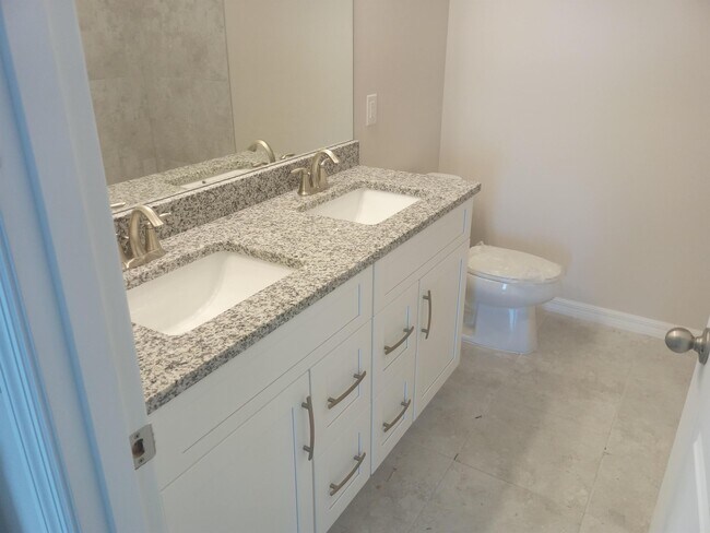 Foto del edificio - 327 NE 19th Terrace
