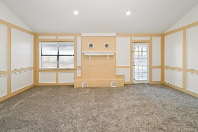 Building Photo - 6622 Red Birch Dr