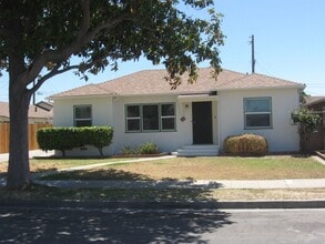 Building Photo - 412 W El Camino St
