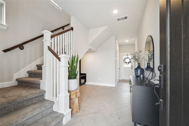 Building Photo - 2015 Kirby Landing Dr