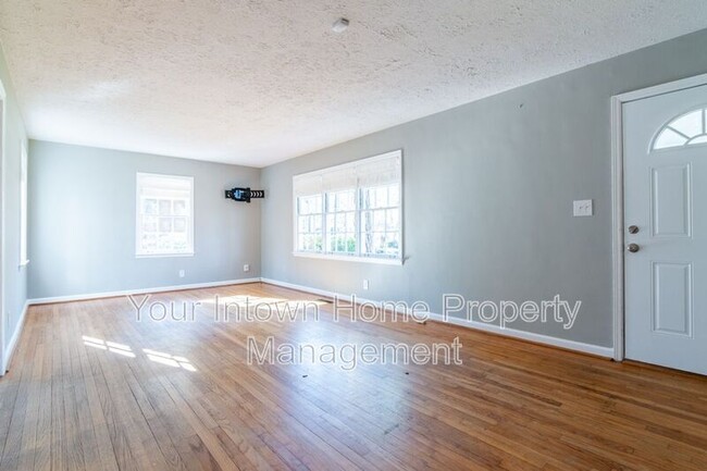 Building Photo - 940 Ormewood Terrace SE