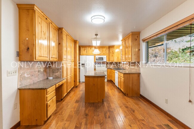 Foto del edificio - 754 E 1200 N St