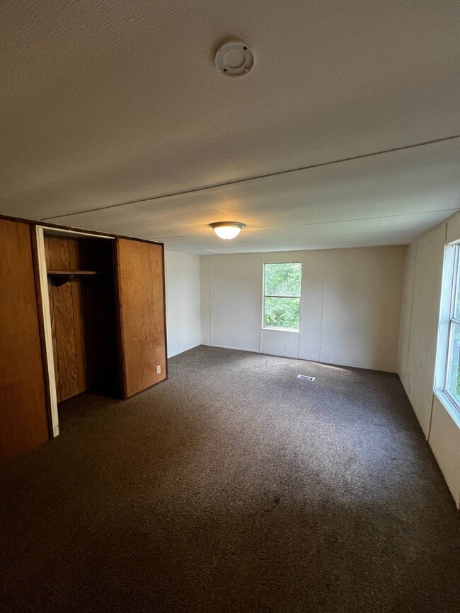 Building Photo - 116 Hussey Mhp Ln