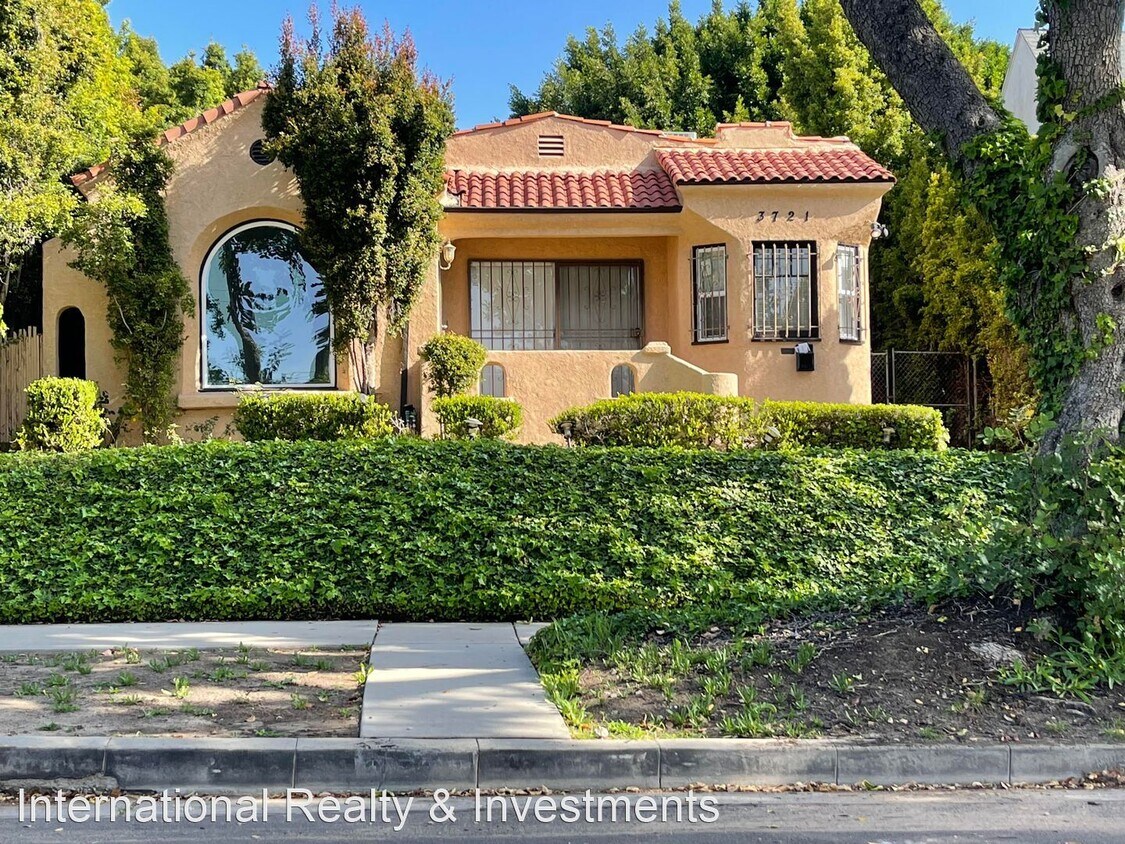 2 br, 1 bath House 3721 West 59th Street House Rental in Los