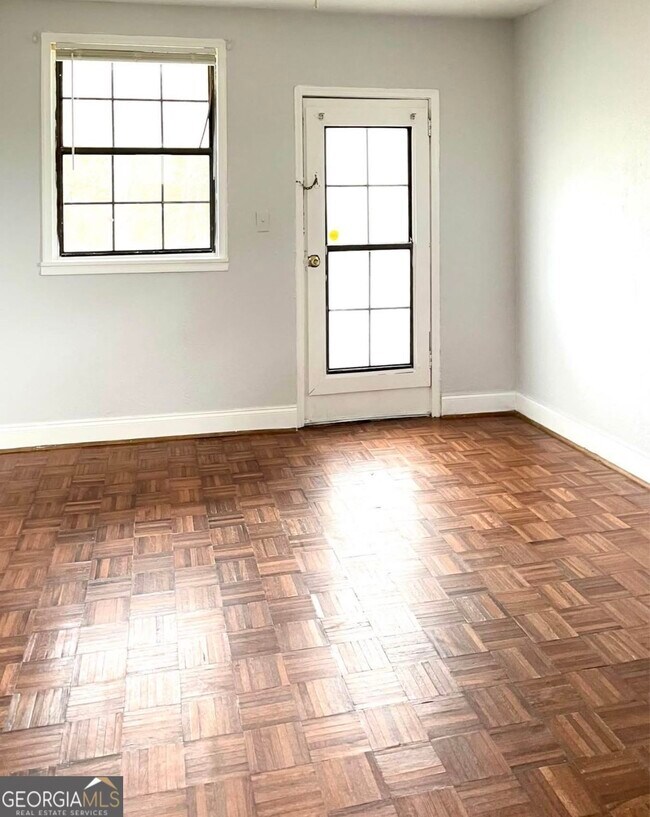 Foto del edificio - 1443 Oxford Rd NE