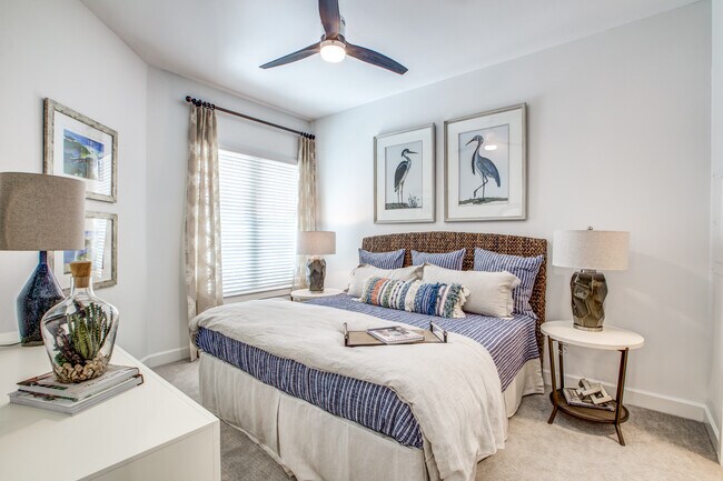 Foto del edificio - Quiet Luxury Near Lake Houston - 1 Month F...