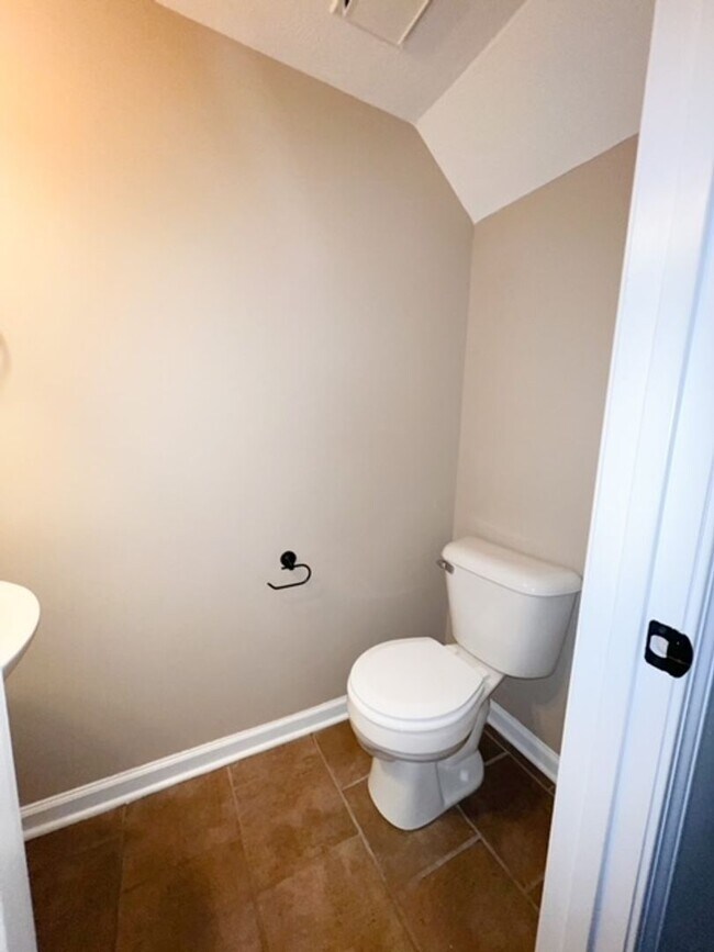 Foto del edificio - 2 Bedroom 1.5 Bathroom Townhome!!!