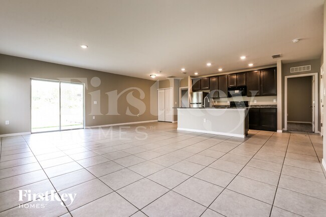 Foto del edificio - 23338 Moorhead Ave