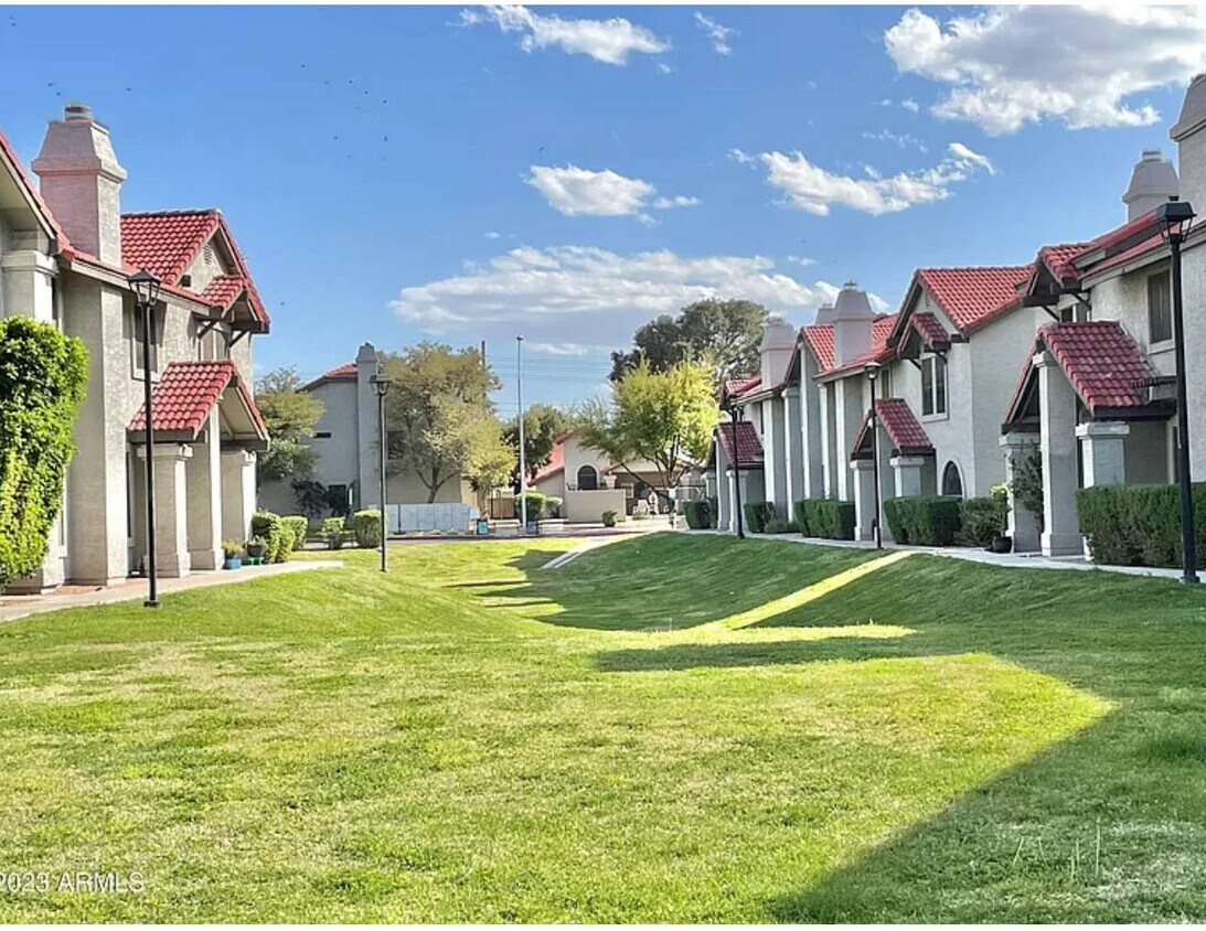 Foto principal - 6262 E Brown Rd