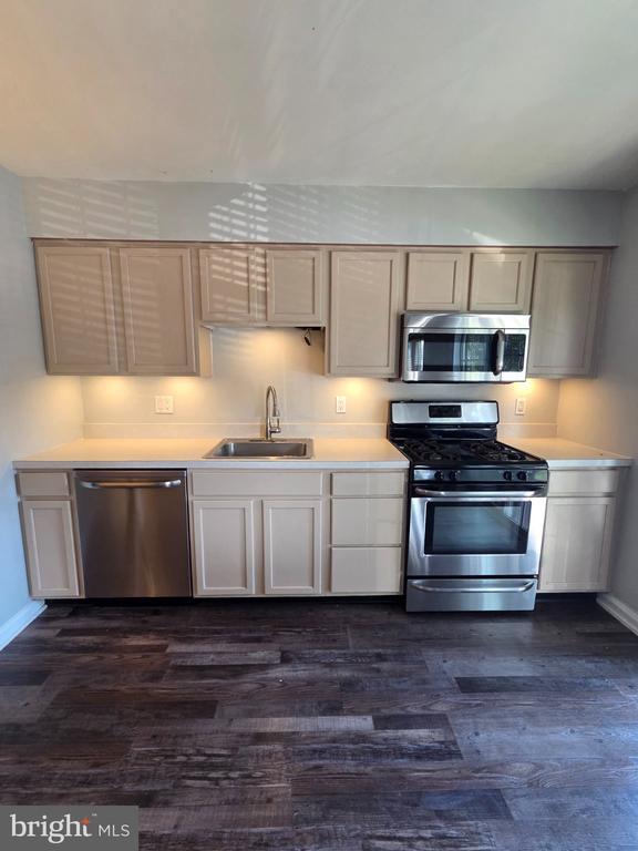 Building Photo - 2601 Gramercy Way