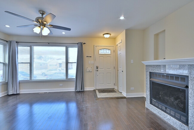 Foto del edificio - 7103 W Devon Ave