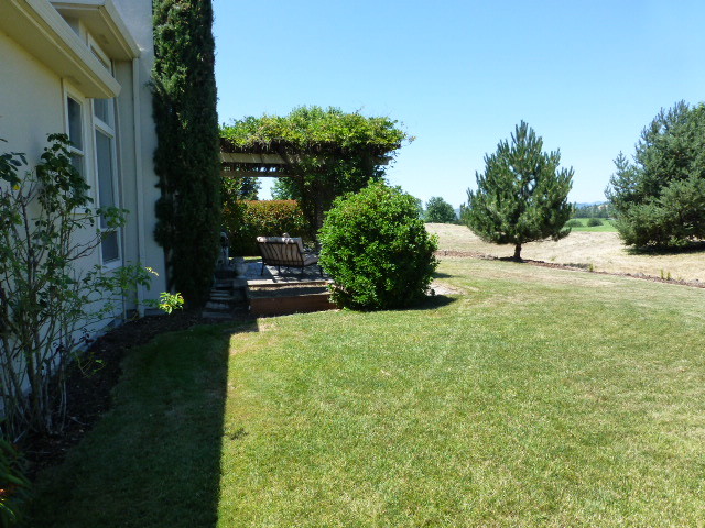 Building Photo - Eagle Point Home on the Golf Course