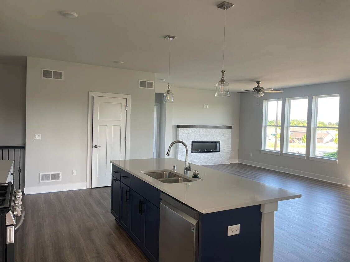 4006 45th Ave, Kenosha, WI 53144 House Rental in Kenosha, WI