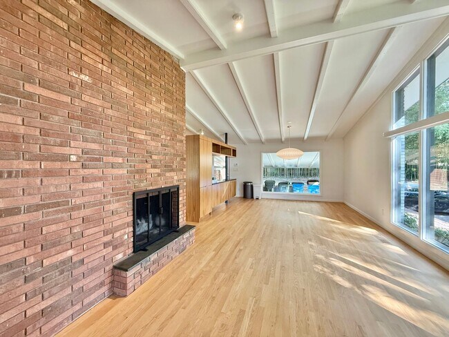 Foto del edificio - **OFFERING REFUNDABLE APPLICATION FEES & $300 MOVE IN PROMOTION** Luxurious 4BD, 3BA Raleigh Home...