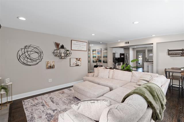 Foto del edificio - 5808 Locke Ave