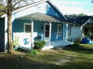 Primary Photo - 814 W Main St