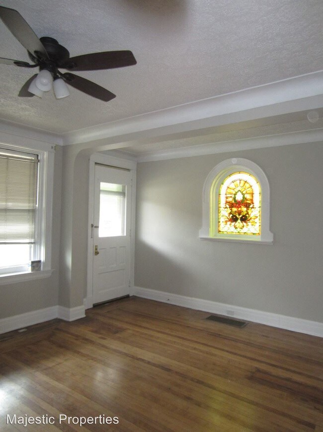 Building Photo - 571 Howell Ave