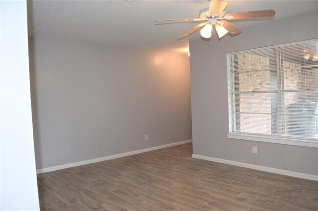 Foto del edificio - 7033 Kinney St