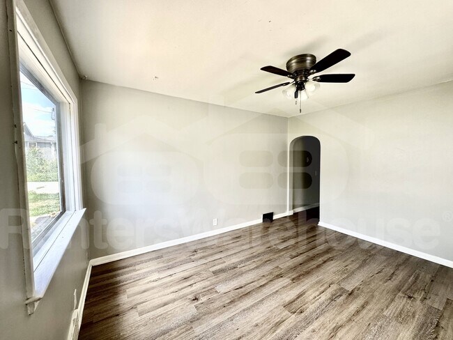 Foto del edificio - 1210 1/2 West Street