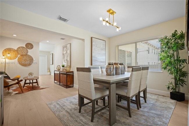 Foto del edificio - 4220 SW 14th St