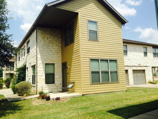 Building Photo - 1201 Grove Blvd