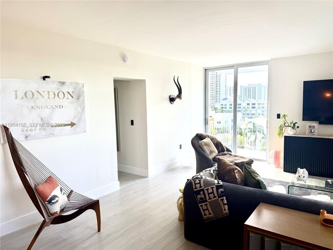 Building Photo - 2829 Indian Creek Dr