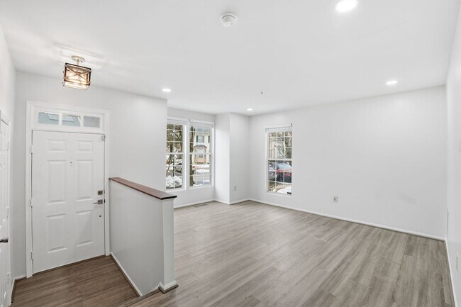 Foto del edificio - An inviting opportunity to make your next move truly feel like home.