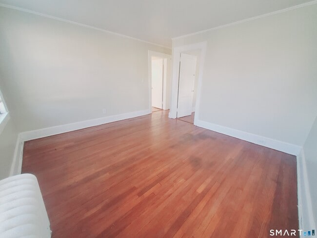 Building Photo - 156 River Rd Ext