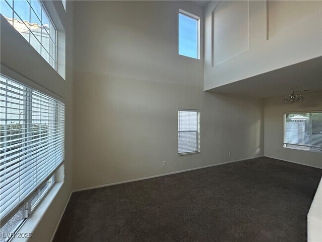 Foto del edificio - 3104 Twilight Crest Ave