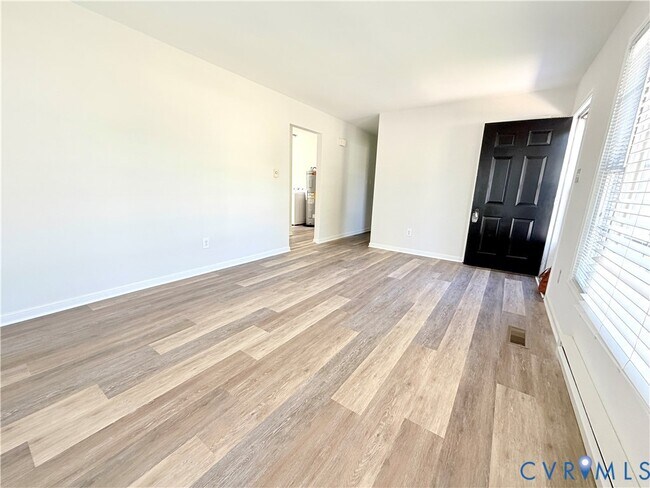 Building Photo - 5835 Huntingcreek Dr