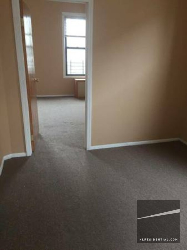 Foto principal - 7318 72nd St