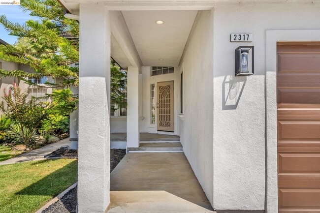 Building Photo - 2317 Wayfarer Dr