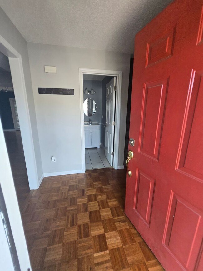 Foto del edificio - Spacious 2-Bedroom Condo in Johnson City