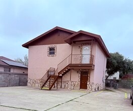 Building Photo - 502 El Monte Loop