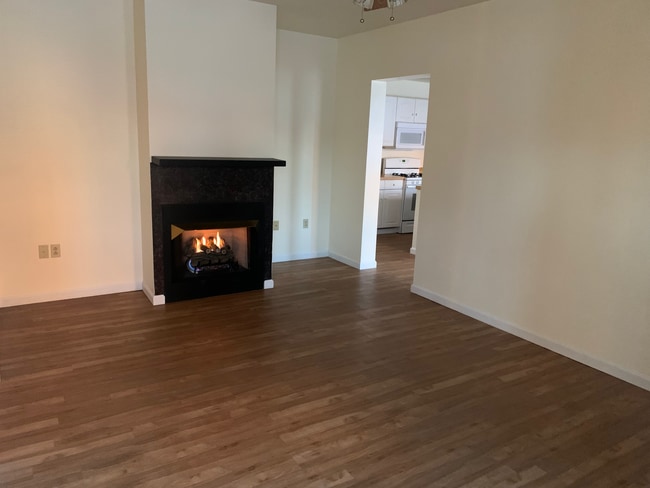 Building Photo - 365 E Maiden St