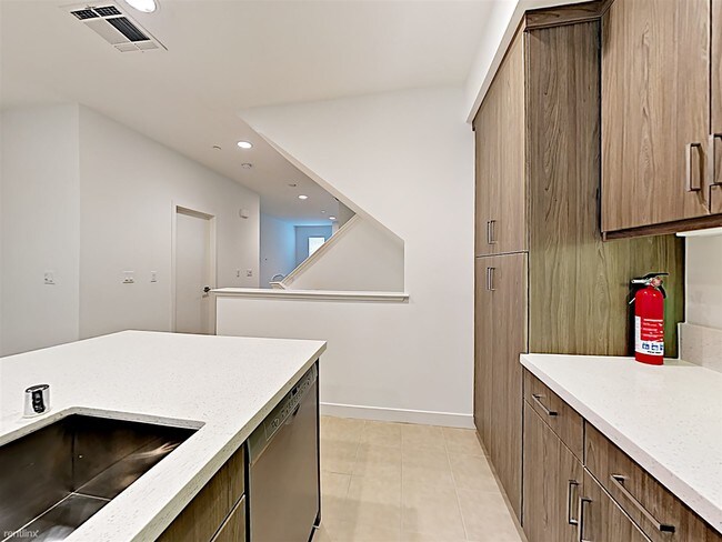 Foto del edificio - 2 br, 2 bath  - 1433 Pullman Way