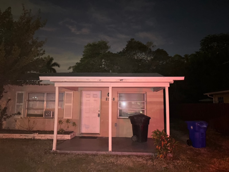 Primary Photo - 2558 Congress St