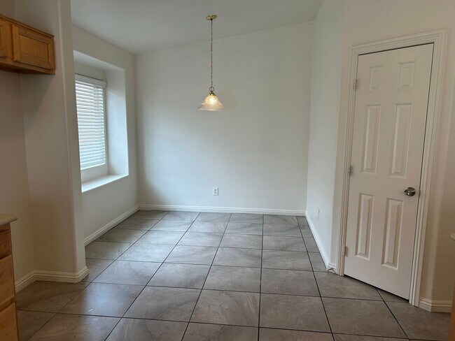 Foto del edificio - 6120 Alderley Ct
