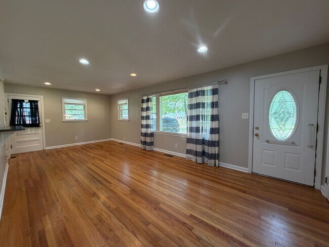Building Photo - Brick 3/1 House in Garden Lakes- $1,495
