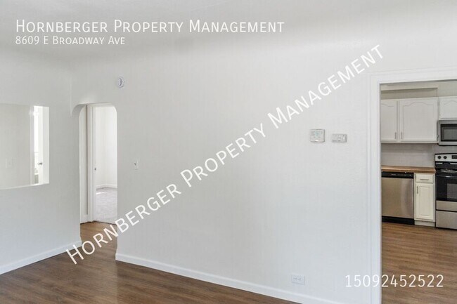 Foto del edificio - 8609 E Broadway Ave