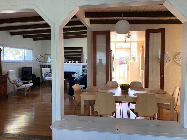 Building Photo - 132 Dunecrest Ave