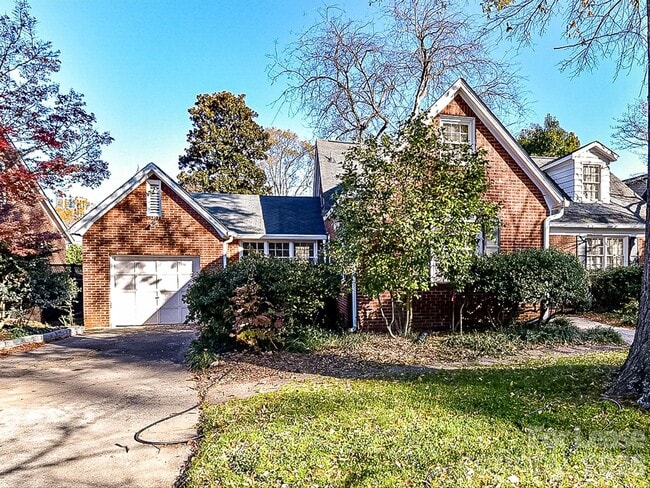 Building Photo - 711 Mt Vernon Ave