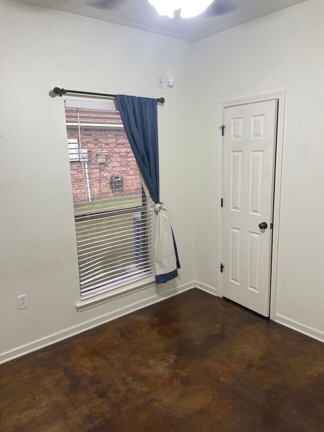 Foto del edificio - 13624 Hope Haven Dr