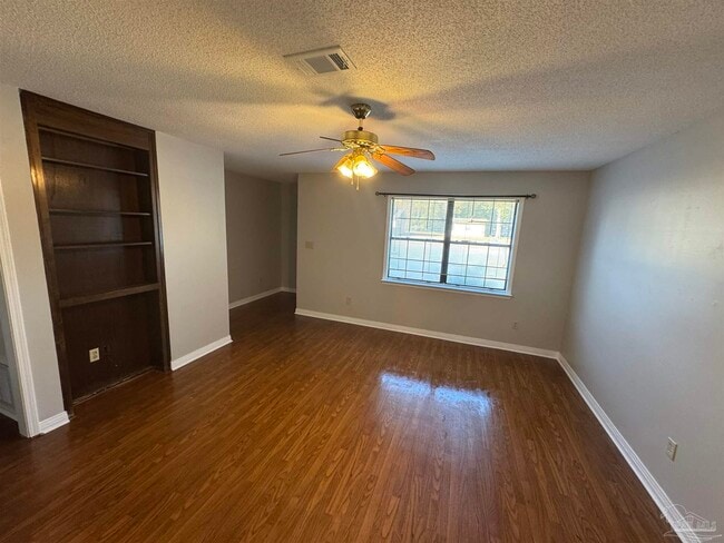 Building Photo - 6413 Kennington Cir