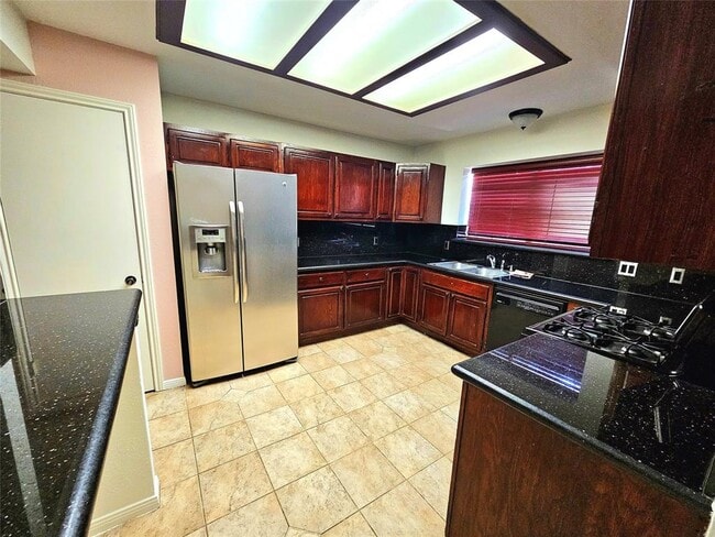 Building Photo - 12110 Hedgedown Dr