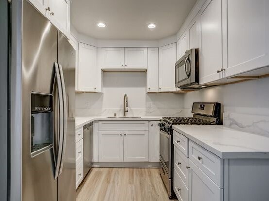 Foto principal - 851 W 11th Ave
